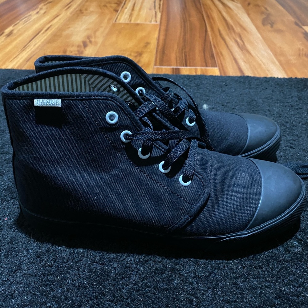 EUC Bangs Hi-Top Shoes